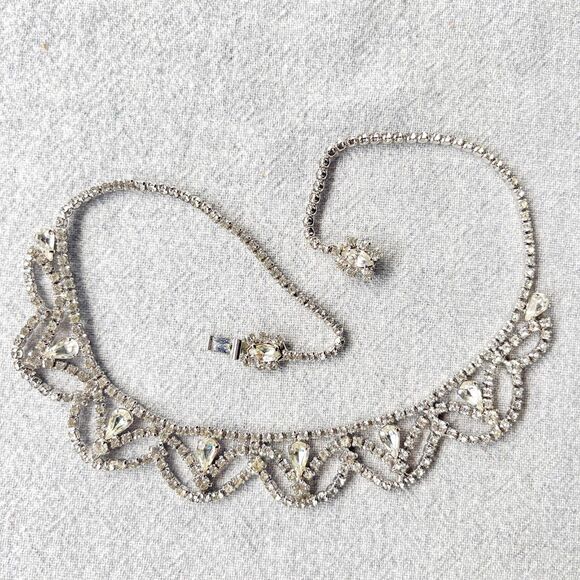 Vintage 1970s Rhinestone Drop Necklace Choker - Glam -Estate Costume Jewelry - Picture 4 of 14